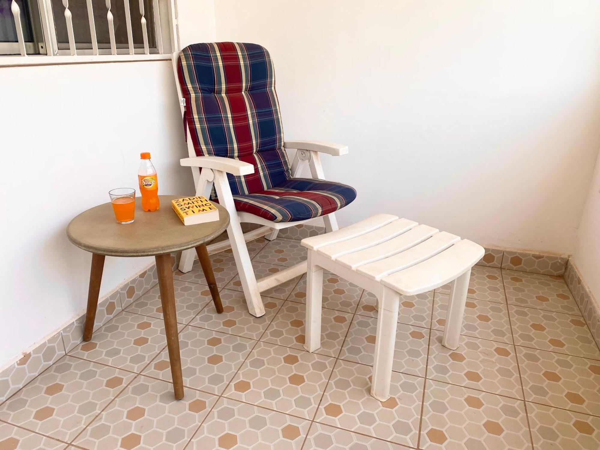 Hotel Dabo House Brufut Esterno foto
