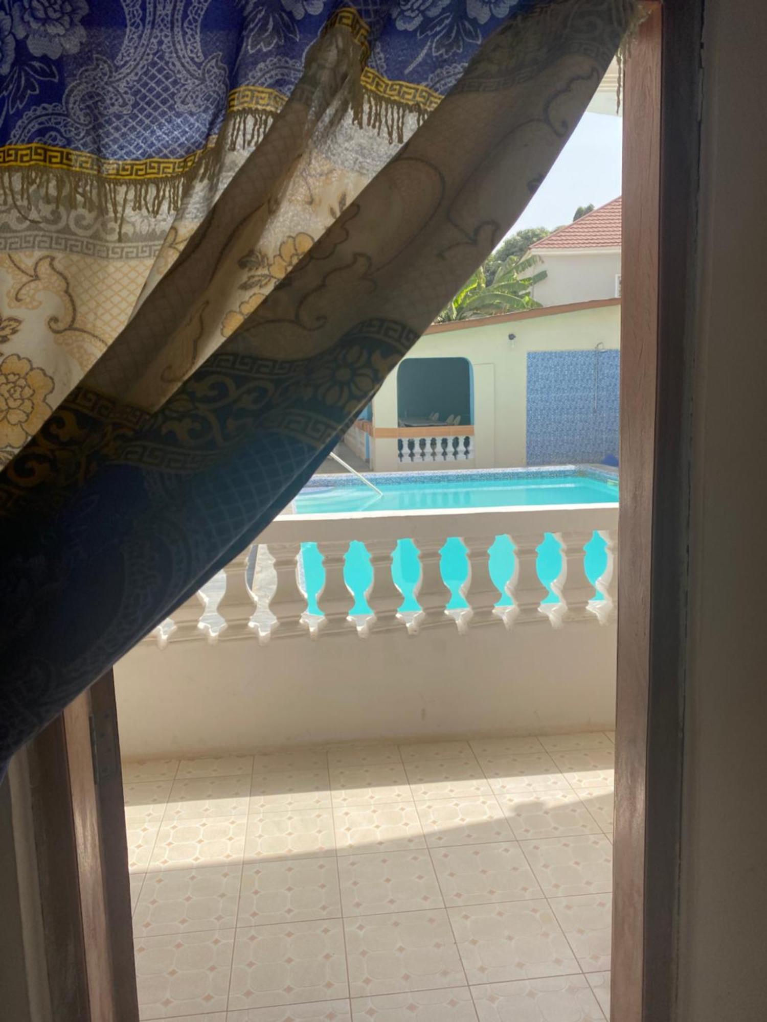 Hotel Dabo House Brufut Esterno foto