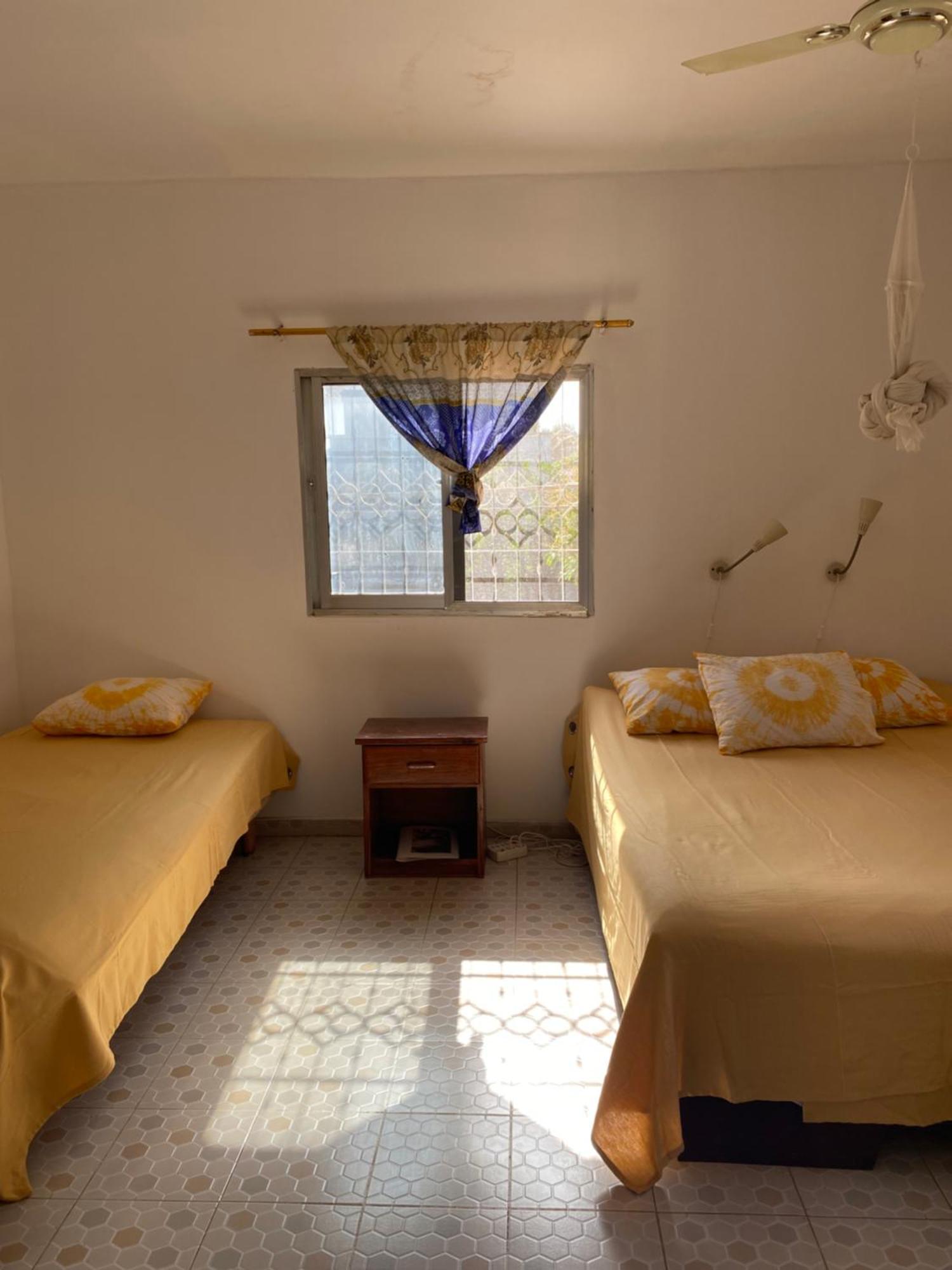 Hotel Dabo House Brufut Esterno foto