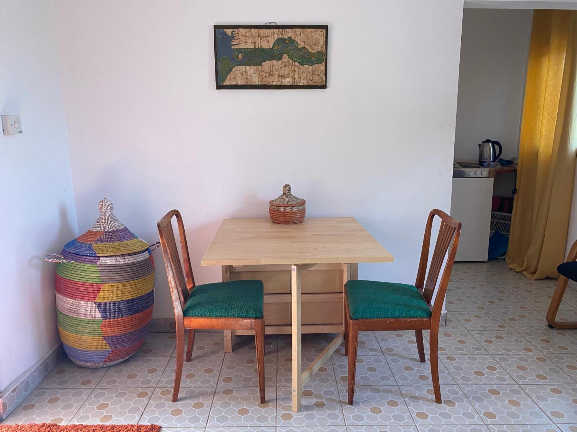 Hotel Dabo House Brufut Esterno foto