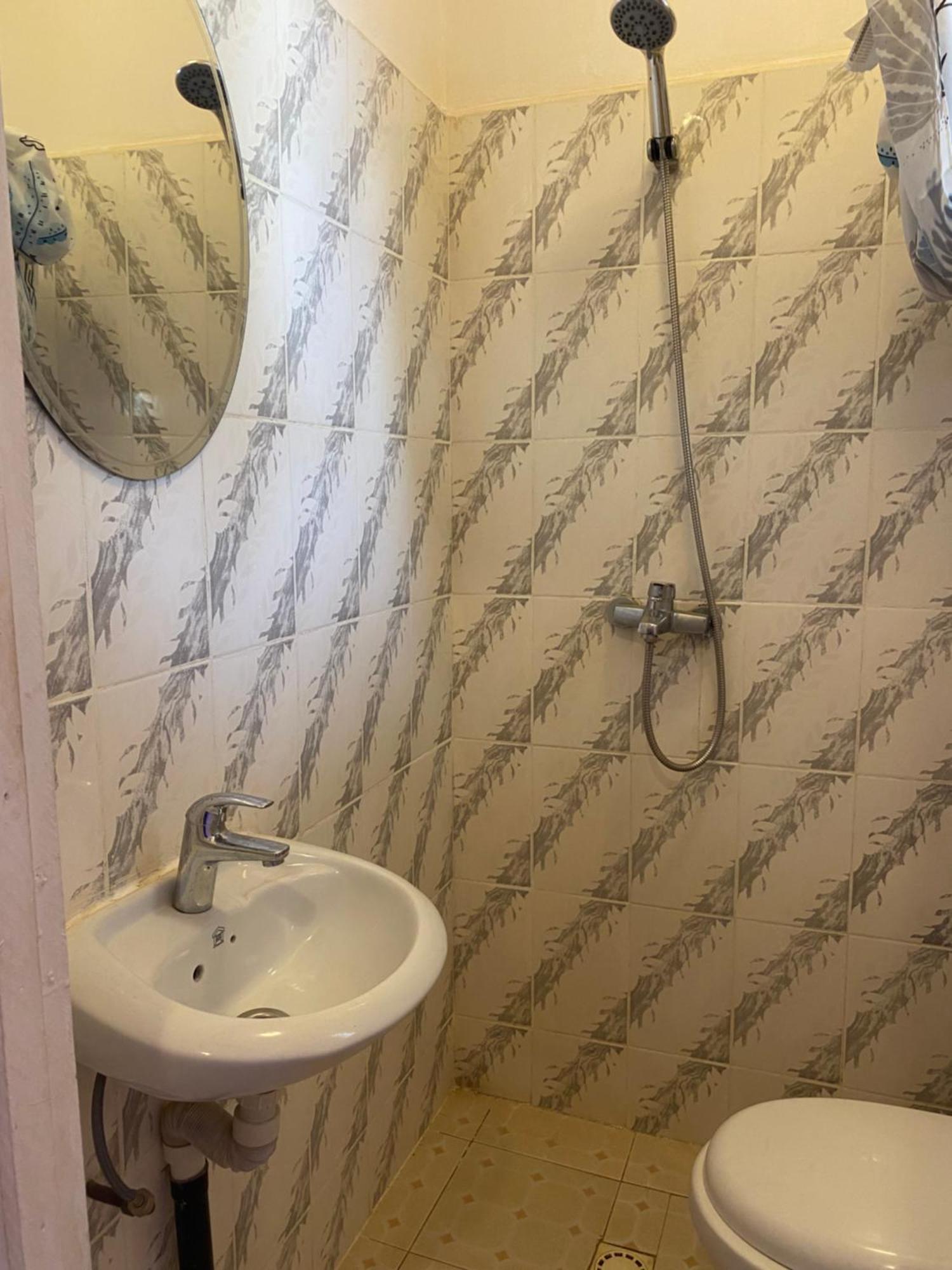 Hotel Dabo House Brufut Esterno foto